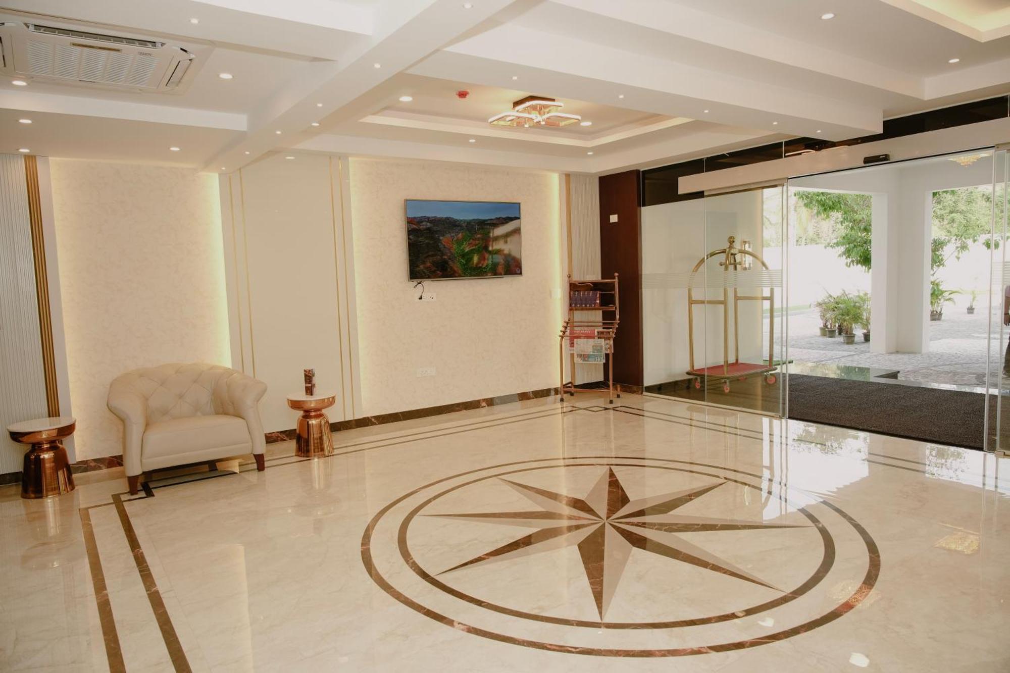 The King'S Meadows Hotel Golhalli Exterior foto
