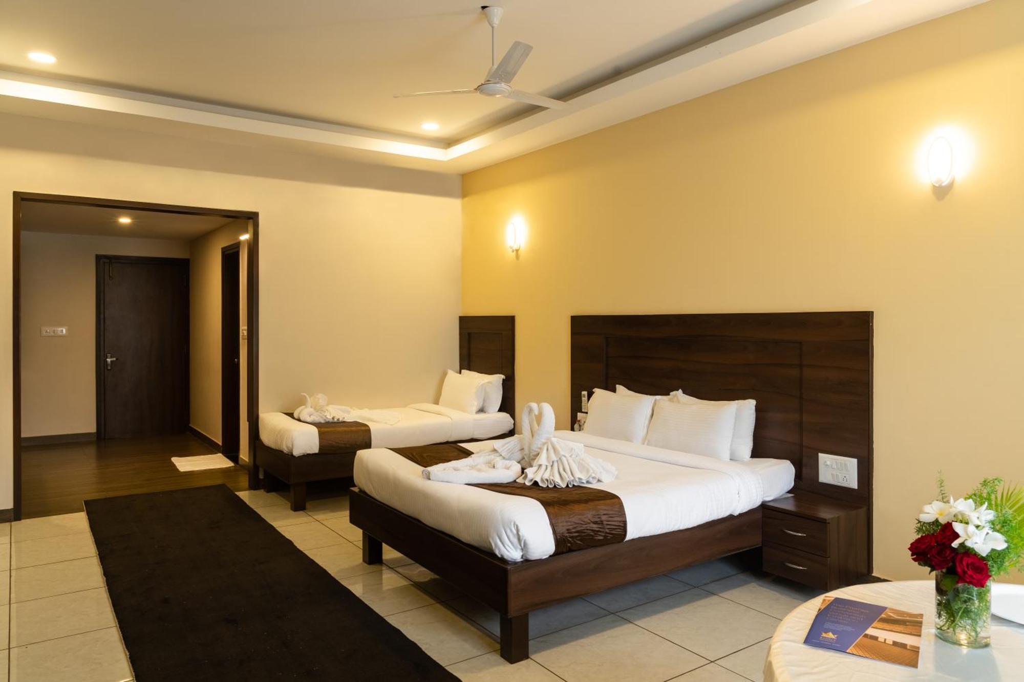 The King'S Meadows Hotel Golhalli Exterior foto